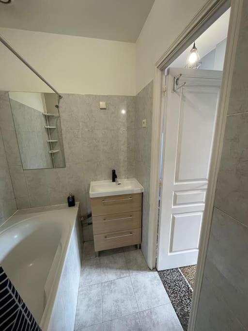 Nice Riviera Fabulous Seaside Apartment With 3 Bedrooms Екстериор снимка